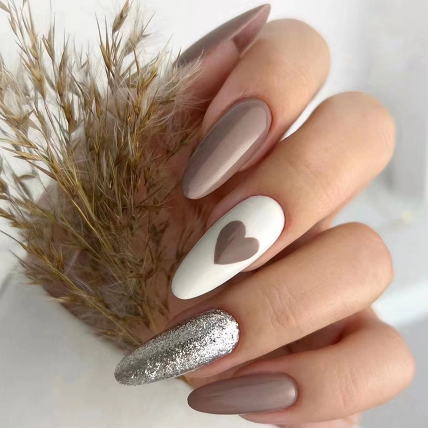 24Pcs False Nails Sweet Press-On Nails with Peach Heart Wearable Finished Nail Art Tips Removable Manicure Beautiful False Nails